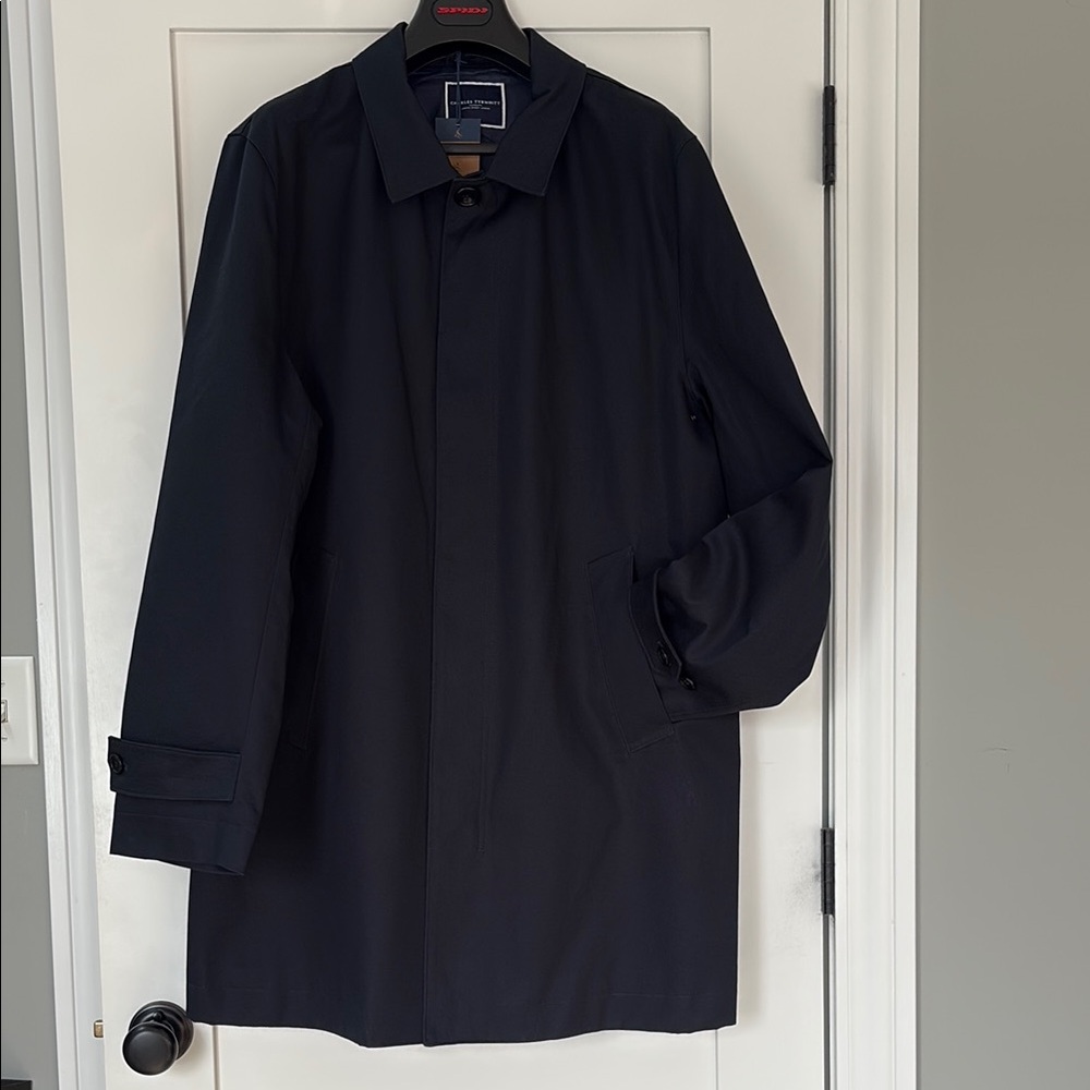 NWT Charles Tyrwhitt London designed men's classic navy raincoat 46R